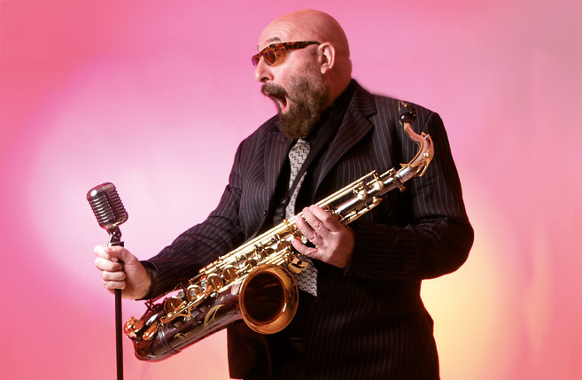 Supercharge Seit fast 40 Jahren steht der Name Supercharge für einzigartigen Rhythm and Blues, Swing und Good-Time Rock and Roll.