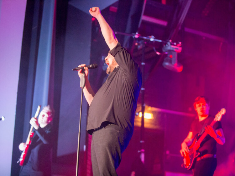 Geneses live im Bad Salzufler Kur- und Stadttheater