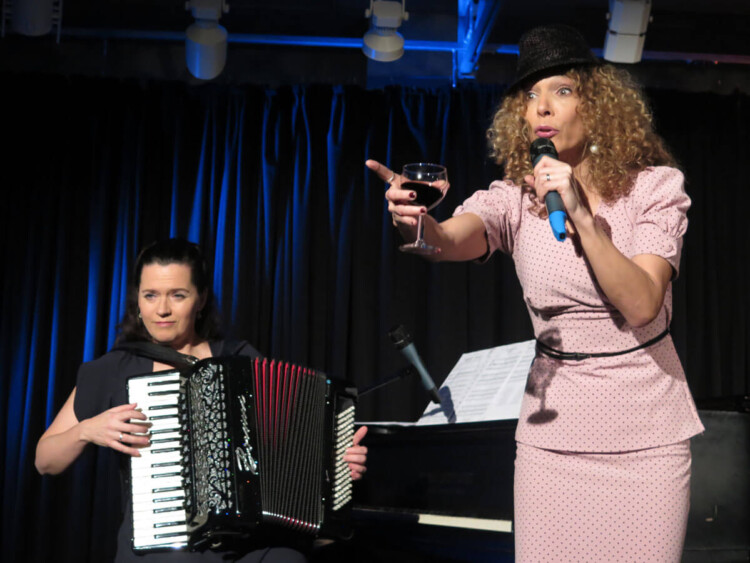 Marie Giroux und Jenny Schäuffelen