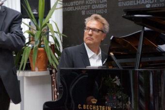 Albert Engelhardt am Flügel