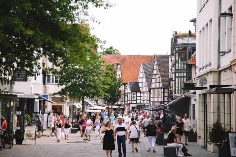 Belebte Innenstadt von Bad Salzuflen